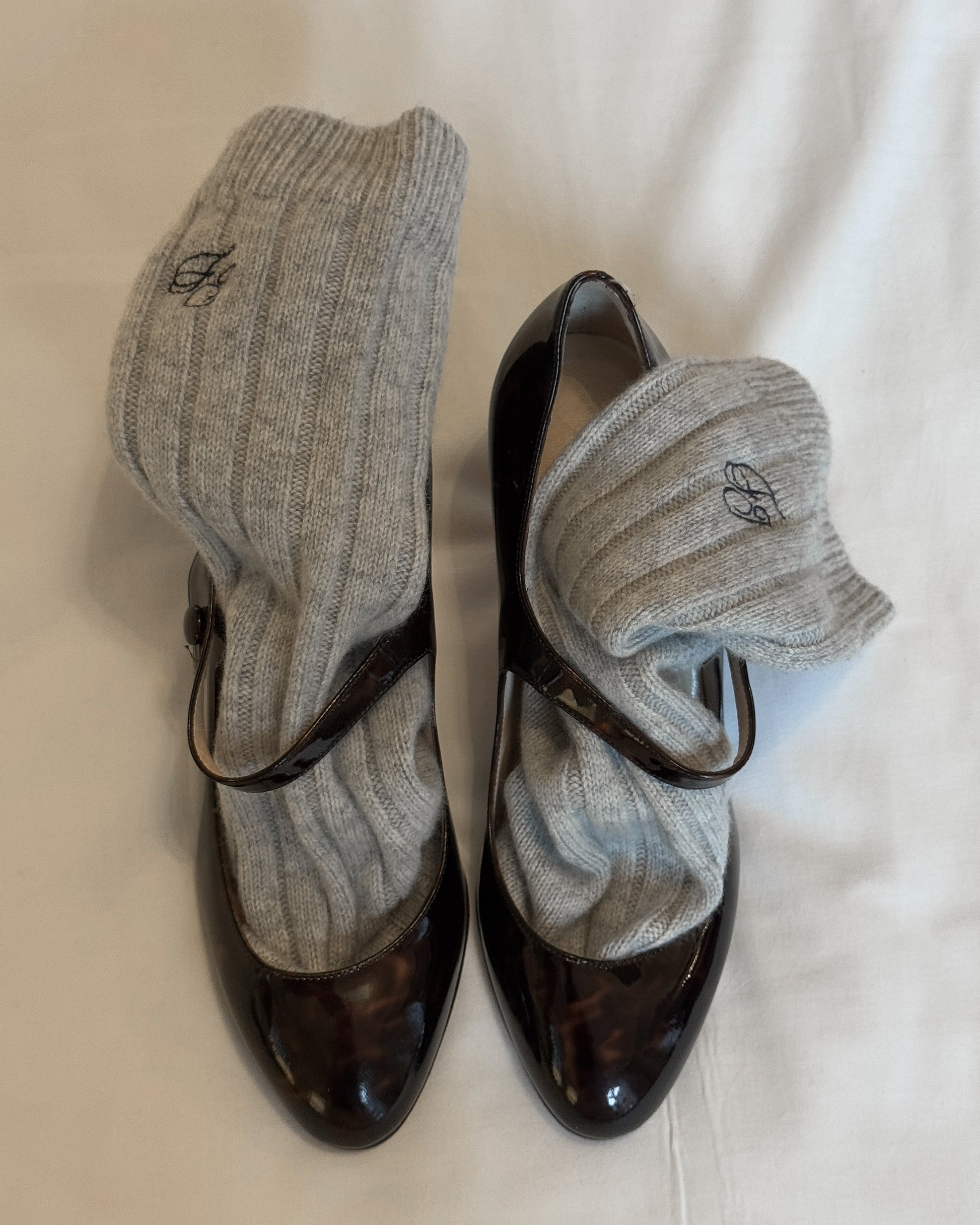 RIBBED CASHMERE SOCKS