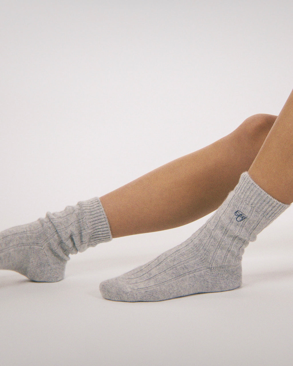 RIBBED CASHMERE SOCKS